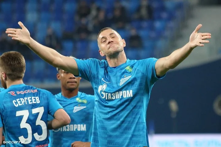 Юрий Семин: «Рад за Дзюбу! Конкуренция с Балотелли? Артем сильнее него» Юрий Семин: «Рад за Дзюбу! Конкуренция с Балотелли? Артем сильнее него»