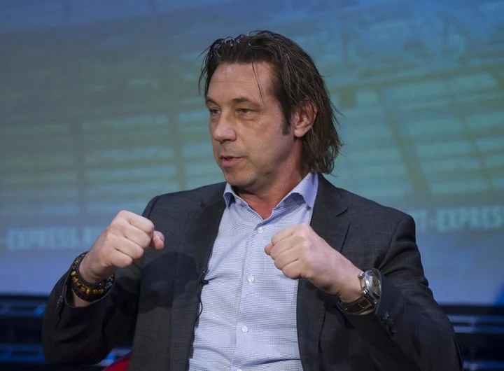 Александр Мостовой: «Иногда думаешь, может, тоже раздеться и голым пробежаться по Тверской, набрать аудиторию» Александр Мостовой: «Иногда думаешь, может, тоже раздеться и голым пробежаться по Тверской, набрать аудиторию»