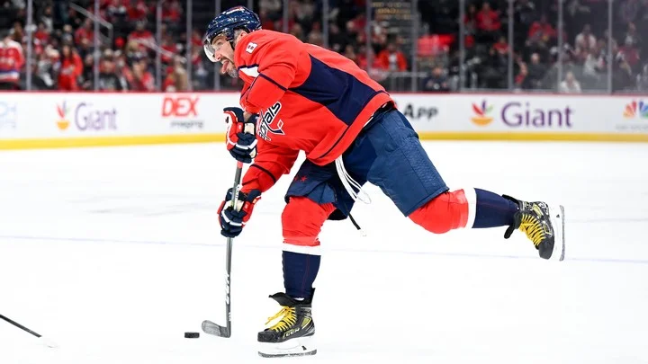 Егор Яковлев о рекорде Уэйна Гретцки: «Овечкин сможет его побить, и это вопрос времени. Каждый сезон у него очень сильная мотивация» Егор Яковлев о рекорде Уэйна Гретцки: «Овечкин сможет его побить, и это вопрос времени. Каждый сезон у него очень сильная мотивация»