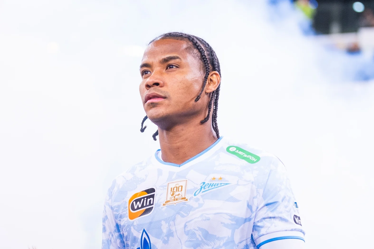 «Он не говорил мне об этом»: Агент Барриоса — о возможном получении полузащитником «Зенита» российского паспорта «Он не говорил мне об этом»: Агент Барриоса — о возможном получении полузащитником «Зенита» российского паспорта