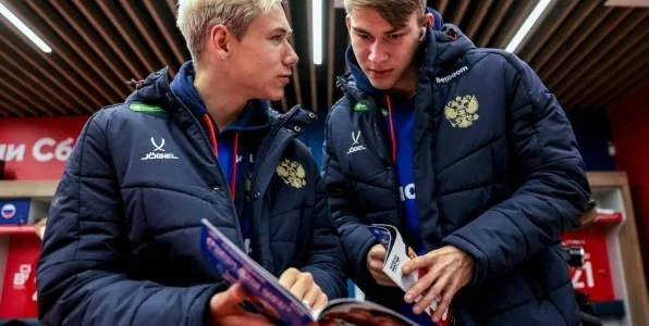 Комаров: все в сборной России хотят вернуться к официальным матчам на высоком уровне Комаров: все в сборной России хотят вернуться к официальным матчам на высоком уровне