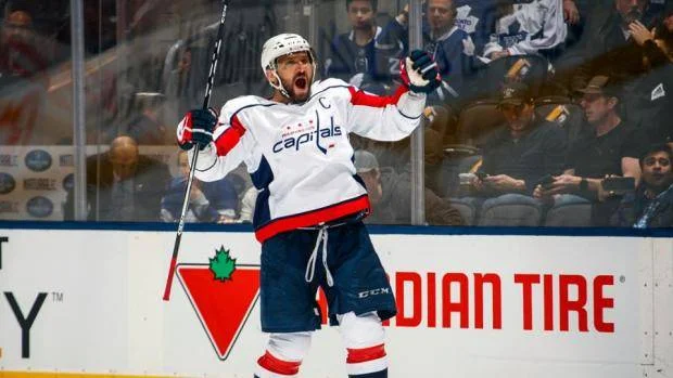 Овечкин теперь занимает третье место в НХЛ по числу голов за сезон для игроков 36+ лет Овечкин теперь занимает третье место в НХЛ по числу голов за сезон для игроков 36+ лет