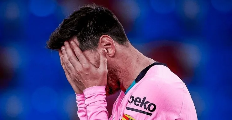 «Барселона» теряет шансы на титул в Примере. Каталонский колосс на глиняных ногах «Барселона» теряет шансы на титул в Примере. Каталонский колосс на глиняных ногах