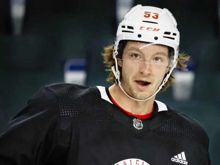 Спортдиректор «Салавата» Василий Чижов: «Мелош – габаритный защитник с хорошим броском, с опытом игры в НХЛ» Спортдиректор «Салавата» Василий Чижов: «Мелош – габаритный защитник с хорошим броском, с опытом игры в НХЛ»