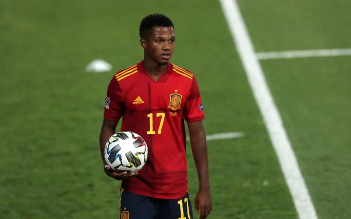 Луис Энрике объяснил почему Ансу Фати не играл с Португалией: «У него нет необходимых кондиций, чтобы помогать нам так, как хотелось бы» Луис Энрике объяснил почему Ансу Фати не играл с Португалией: «У него нет необходимых кондиций, чтобы помогать нам так, как хотелось бы»