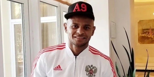 Ари назвал лучших футболистов Российской премьер-лиги Ари назвал лучших футболистов Российской премьер-лиги