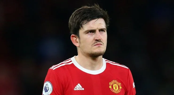 Капитанская эпидемия в АПЛ. Тен Хаг забрал у Магуайра повязку Капитанская эпидемия в АПЛ. Тен Хаг забрал у Магуайра повязку