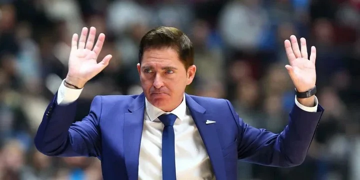 Хавьер Паскуаль: «В прошлом матче «Зенит» играл ужасно, и единственная хорошая новость сейчас – это всего лишь 0-1» Хавьер Паскуаль: «В прошлом матче «Зенит» играл ужасно, и единственная хорошая новость сейчас – это всего лишь 0-1»