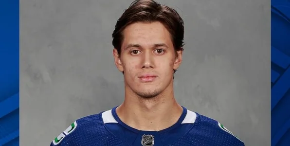 Кудрявцев: один из владельцев «Ванкувера» дал коньяк за $15 тыс - пах он ужасно как спирт Кудрявцев: один из владельцев «Ванкувера» дал коньяк за $15 тыс - пах он ужасно как спирт