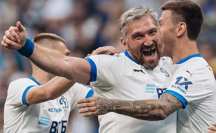 Александр Овечкин: «Я фанат футбола. Матч за «Динамо» – это самый запоминающийся момент лета. Осуществилась мечта, удалось забить гол» Александр Овечкин: «Я фанат футбола. Матч за «Динамо» – это самый запоминающийся момент лета. Осуществилась мечта, удалось забить гол»