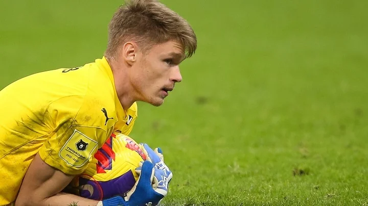 Адамов не хочет переходить в «Зенит» Адамов не хочет переходить в «Зенит»