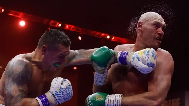 Фьюри рассказал об инциденте в баре: «Да, я упал лицом вниз» Фьюри рассказал об инциденте в баре: «Да, я упал лицом вниз»