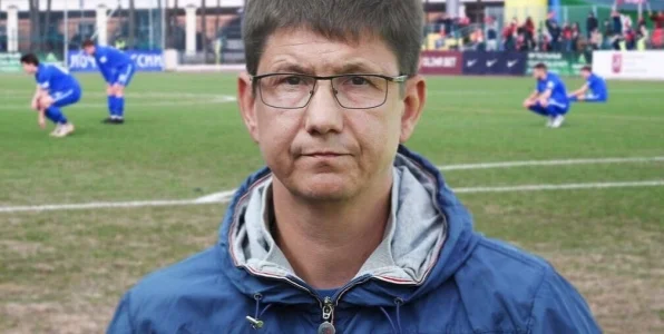 Ларин — о самовольном уходе Глушенкова с тренировки: «Это невозможно» Ларин — о самовольном уходе Глушенкова с тренировки: «Это невозможно»