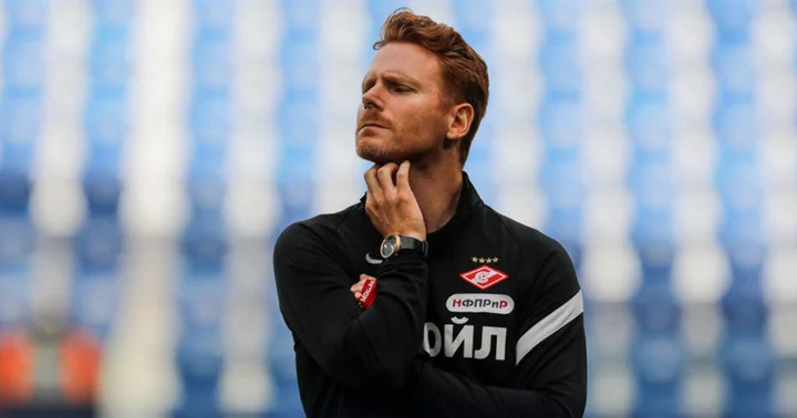 Валерий Гладилин об Абаскале: «Ему 34 года, он в футболе работает два года. Его предыдущий опыт не считается: это была разминка» Валерий Гладилин об Абаскале: «Ему 34 года, он в футболе работает два года. Его предыдущий опыт не считается: это была разминка»