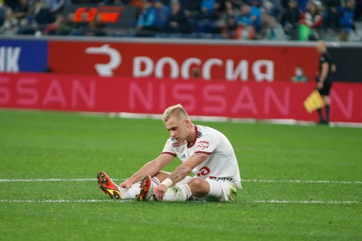 «Локомотив» не отпустил Дмитрия Баринова в «Динамо» «Локомотив» не отпустил Дмитрия Баринова в «Динамо»