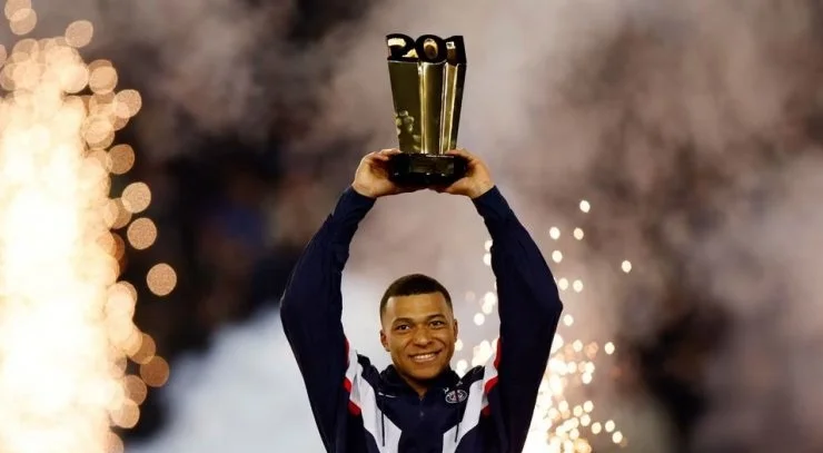 У Мбаппе пять забавных прозвищ. Кикс побил рекорд Кавани, на очереди Жиру и Роналду