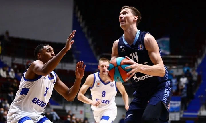 «Зенит» с двукратной разницей разгромил «Енисей»