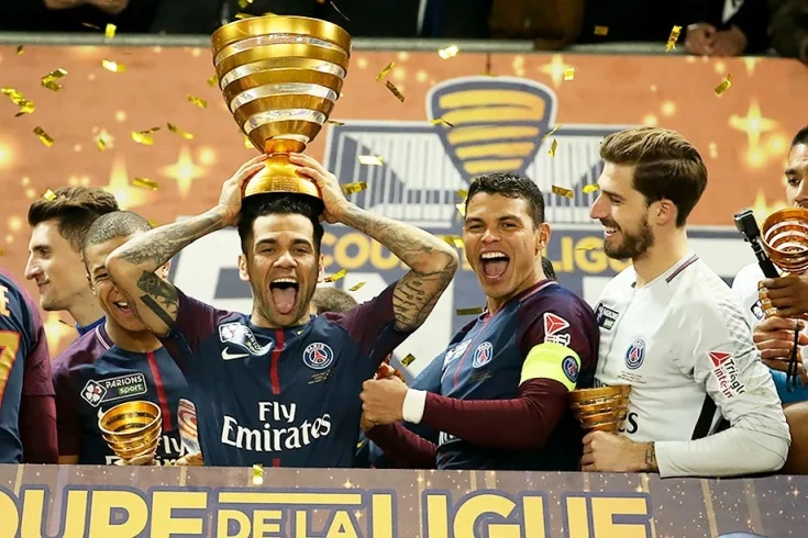 Алвес о 39-м трофее Месси: «Если кто-то превзойдет тебя, то пусть это будет тот, кто лучше» Алвес о 39-м трофее Месси: «Если кто-то превзойдет тебя, то пусть это будет тот, кто лучше»