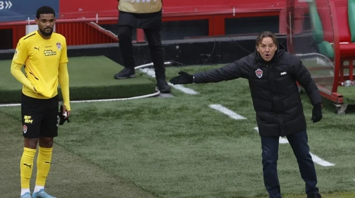 Главный тренер «Химок» Сергей Юран – об отъезде легионеров: «У нас большие проблемы»