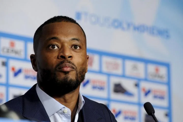 Патрис Эвра : «Мы можем оставить Криштиану в покое? На его счету 18 голов. Где бы МЮ был, если бы его не было в команде?» Патрис Эвра : «Мы можем оставить Криштиану в покое? На его счету 18 голов. Где бы МЮ был, если бы его не было в команде?»