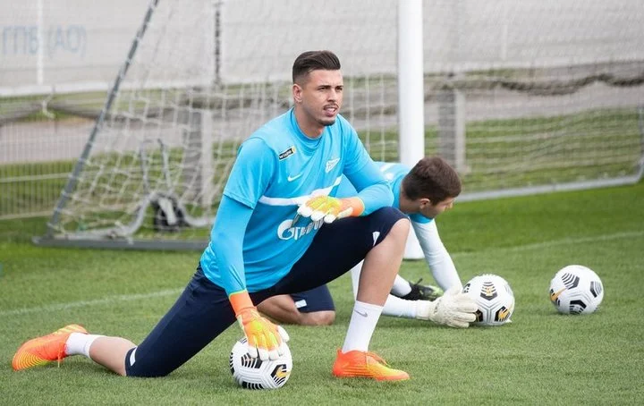 Вратарь «Зенита» Куарезма: «Понимаю, что мне будет тяжелее в силу специфики вратарской позиции. Но я готов прилагать усилия» Вратарь «Зенита» Куарезма: «Понимаю, что мне будет тяжелее в силу специфики вратарской позиции. Но я готов прилагать усилия»