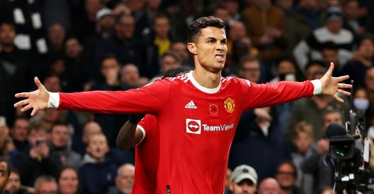 Тен Хаг о Роналду: «Я буду его другом, а иногда – учителем. Это зависит от ситуации» Тен Хаг о Роналду: «Я буду его другом, а иногда – учителем. Это зависит от ситуации»