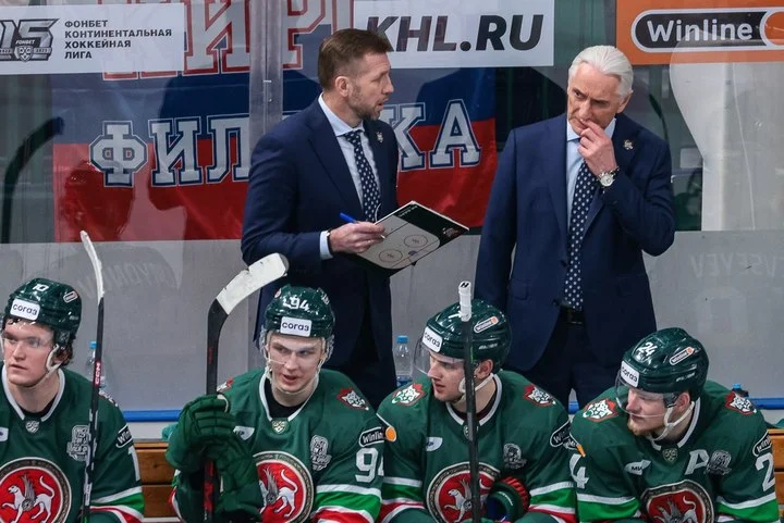 Тренер «Ак Барса» Зинэтула Билялетдинов запретил игрокам вступать в драки в серии с «Нефтехимиком» Тренер «Ак Барса» Зинэтула Билялетдинов запретил игрокам вступать в драки в серии с «Нефтехимиком»