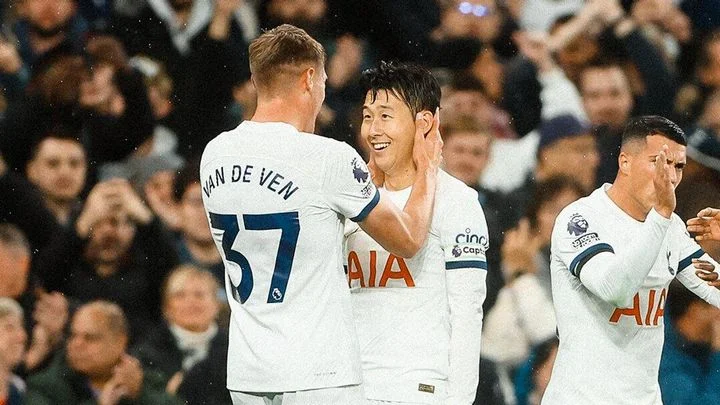 «Тоттенхэм» единолично возглавил таблицу АПЛ, уверенно обыграв «Фулхэм» «Тоттенхэм» единолично возглавил таблицу АПЛ, уверенно обыграв «Фулхэм»