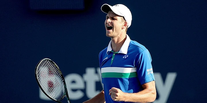 Карацев проиграл Хуркачу в третьем круге «Мастерса» в Майами Карацев проиграл Хуркачу в третьем круге «Мастерса» в Майами