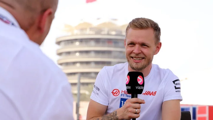 Магнуссен о борьбе с Феттелем: «Это было одно из лучших сражений, в которых я когда-либо участвовал» Магнуссен о борьбе с Феттелем: «Это было одно из лучших сражений, в которых я когда-либо участвовал»