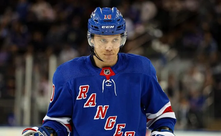 Артемий Панарин стал лучшим российским снайпером НХЛ