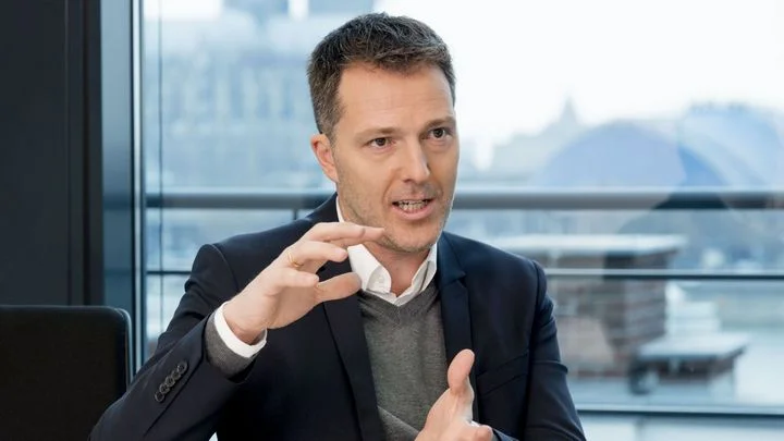 Гендиректор Суперлиги Бернд Райхарт: «Футбол свободен. Свободен от монополии УЕФА» Гендиректор Суперлиги Бернд Райхарт: «Футбол свободен. Свободен от монополии УЕФА»