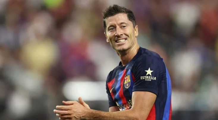 Левандовски и Рафинья вышли в стартовом составе на матч с «Райо Вальекано» Левандовски и Рафинья вышли в стартовом составе на матч с «Райо Вальекано»