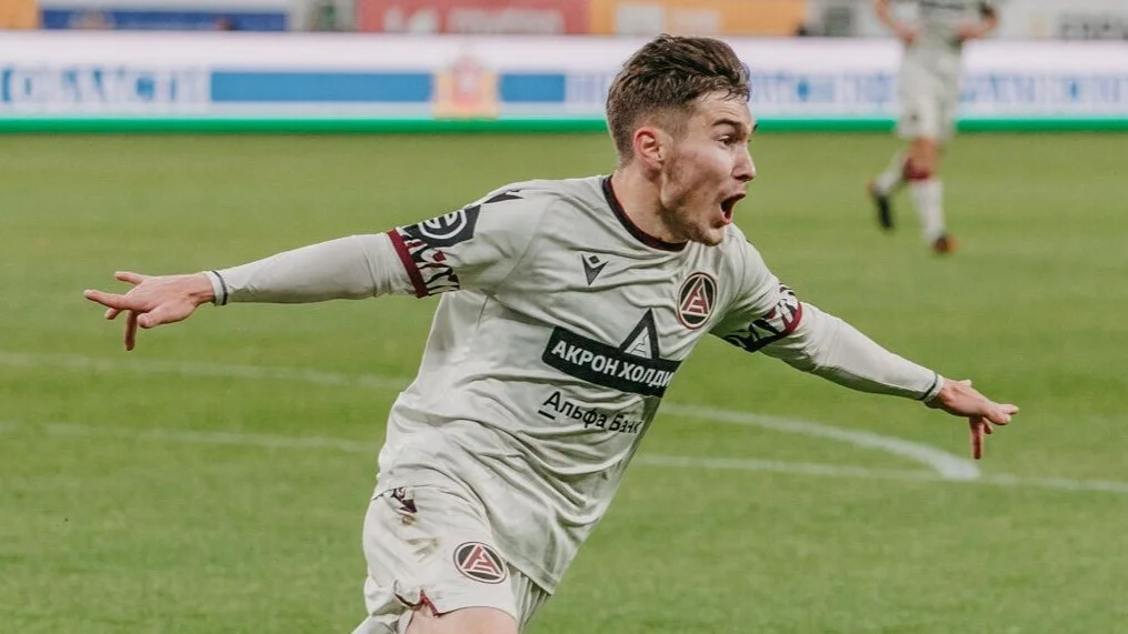 «Локомотив» и «Акрон» забили четыре гола за пять минут в первом матче сезона РПЛ «Локомотив» и «Акрон» забили четыре гола за пять минут в первом матче сезона РПЛ