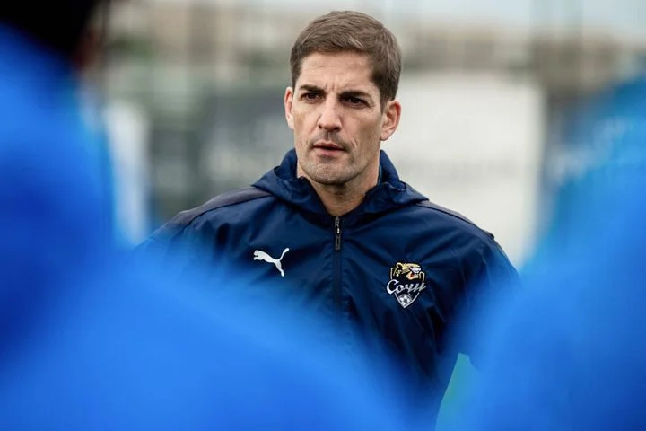 Тренер «Сочи» Роберт Морено: «Сочувствую «Динамо» и «Краснодару», мы будем биться до последнего и стараться отобрать у них очки» Тренер «Сочи» Роберт Морено: «Сочувствую «Динамо» и «Краснодару», мы будем биться до последнего и стараться отобрать у них очки»