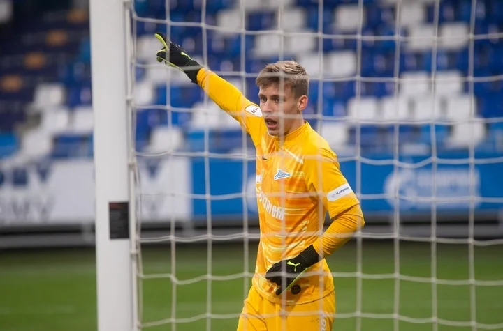 Геннадий Орлов: «У Одоевского из «Зенита» – тоненькие ручки. Таким голкипер не может быть. Посмотрите на мощного Нойера – вратарь не должен быть щупленьким» Геннадий Орлов: «У Одоевского из «Зенита» – тоненькие ручки. Таким голкипер не может быть. Посмотрите на мощного Нойера – вратарь не должен быть щупленьким»