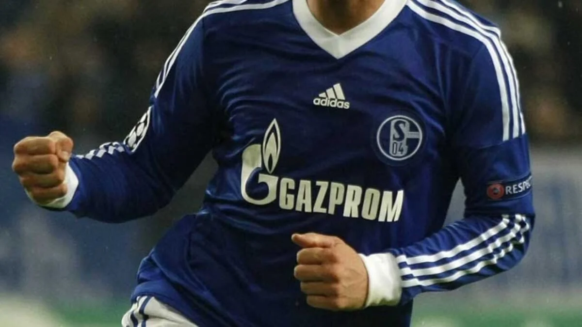 «Шальке» объявил о расторжении контракта с российской компанией «Газпром»