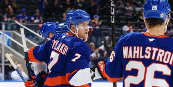 Плющев: удивительно, что «Спартак» не смог предложить Цыплакову достойный контракт Плющев: удивительно, что «Спартак» не смог предложить Цыплакову достойный контракт