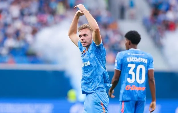 Камоцци: Глушенков способен заиграть в клубе из топ-5 лиг, ему подошла бы Франция Камоцци: Глушенков способен заиграть в клубе из топ-5 лиг, ему подошла бы Франция