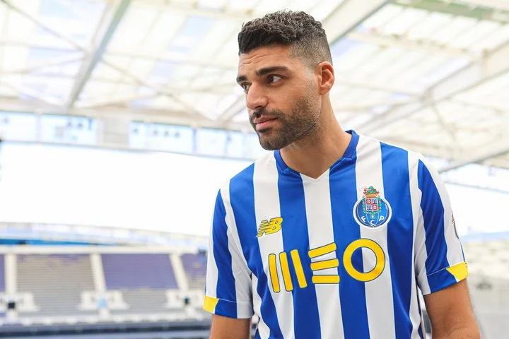 Мехди Тареми: «Интер» – великий клуб, и поэтому я его выбрал. Я хочу играть в Италии и проявить себя здесь» Мехди Тареми: «Интер» – великий клуб, и поэтому я его выбрал. Я хочу играть в Италии и проявить себя здесь»