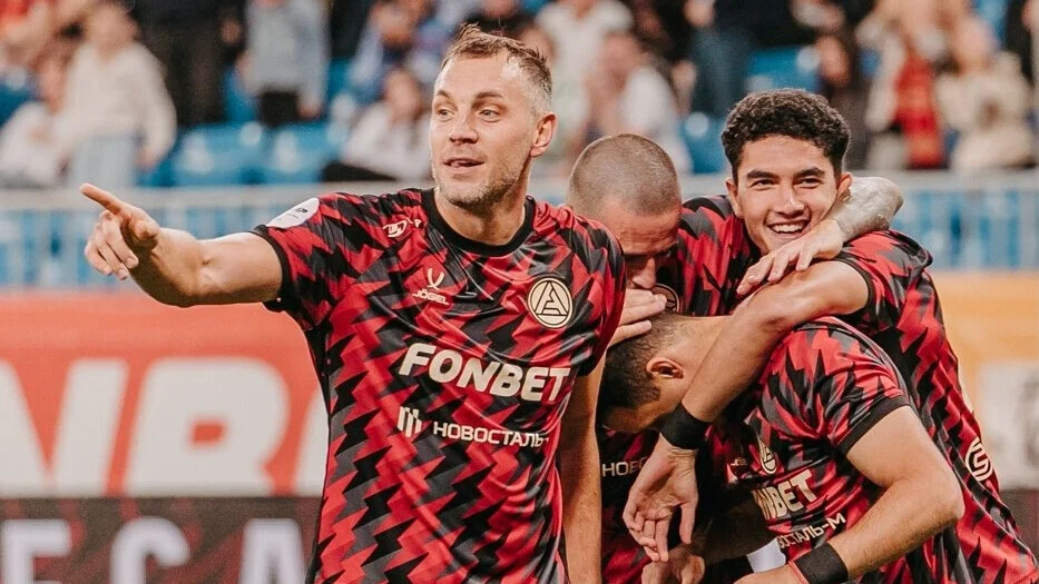 Дзюба о возможном переходе в «Крылья Советов»: «Слышал про это, но не занимался» Дзюба о возможном переходе в «Крылья Советов»: «Слышал про это, но не занимался»