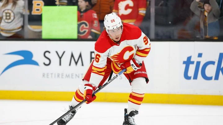 Андрей Кузьменко о дебюте за «Калгари»: «Сегодня для меня был трудный матч – устал. Как будто 40 минут сыграл, а не 15» Андрей Кузьменко о дебюте за «Калгари»: «Сегодня для меня был трудный матч – устал. Как будто 40 минут сыграл, а не 15»