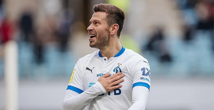 «Истанбул» предложил Смолову контракт