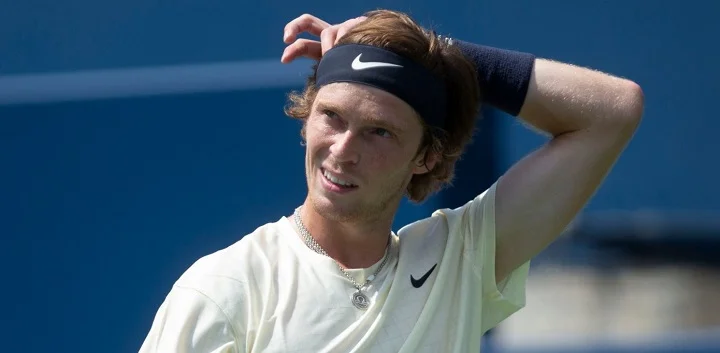 Рублев об игре с Бубликом в Дубае: «Это покрытие ему подходит, потому что оно довольно быстрое» Рублев об игре с Бубликом в Дубае: «Это покрытие ему подходит, потому что оно довольно быстрое»