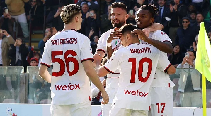 Мальдини о вылете «Милана» из ЛЧ: «Мы еще не выстроены так, чтобы справляться с двумя турнирами» Мальдини о вылете «Милана» из ЛЧ: «Мы еще не выстроены так, чтобы справляться с двумя турнирами»