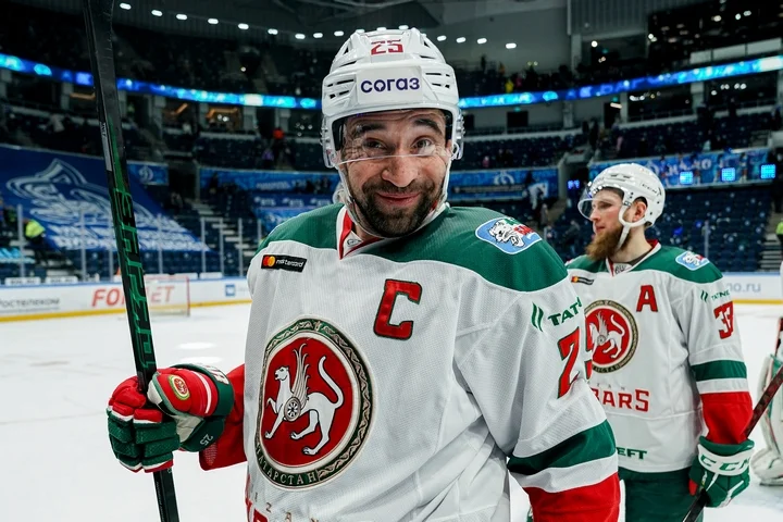 Данис Зарипов об «Ак Барсе»: «Все понимают ситуацию, что команда на грани болота. Прекрасно понимаем, что сразу все не пойдет» Данис Зарипов об «Ак Барсе»: «Все понимают ситуацию, что команда на грани болота. Прекрасно понимаем, что сразу все не пойдет»