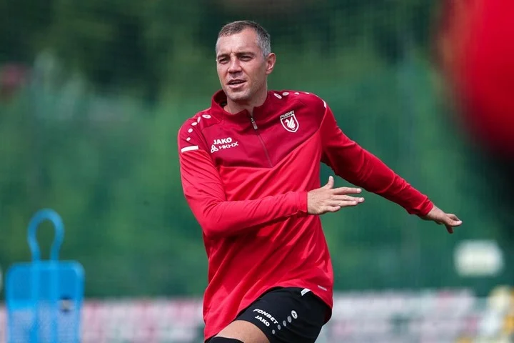 Артем Дзюба может продолжить играть в чемпионате Азербайджана