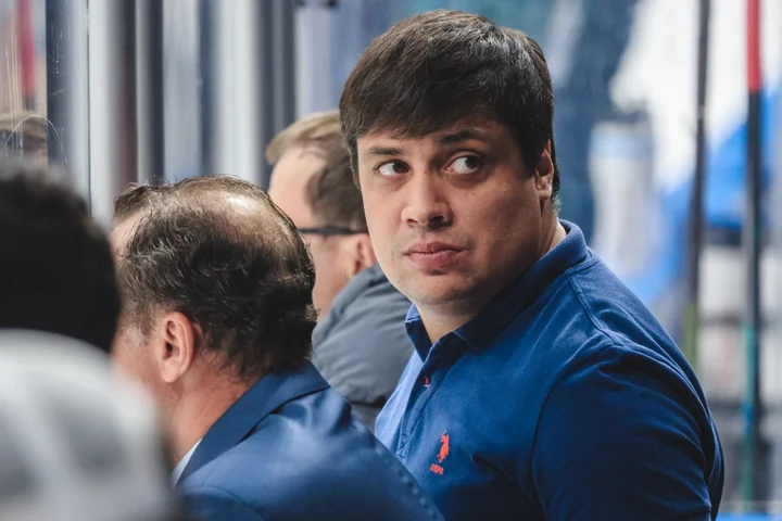 Генменеджер «Ак Барса» Марат Валиуллин: «Мы рассматривали разных кандидатов на пост главного тренера» Генменеджер «Ак Барса» Марат Валиуллин: «Мы рассматривали разных кандидатов на пост главного тренера»