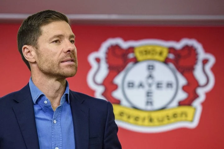 Вратарь «Байера» Лукаш Градецки: «Наше желание и мечта, чтобы Алонсо остался, но никто не будет сердиться или спорить, если он решит уйти» Вратарь «Байера» Лукаш Градецки: «Наше желание и мечта, чтобы Алонсо остался, но никто не будет сердиться или спорить, если он решит уйти»