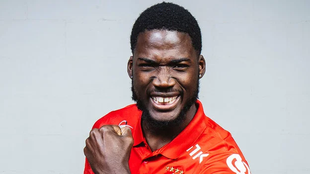 Николсон забил дебютный гол за «Спартак». В их матче с «Динамо» счет 1:0 Николсон забил дебютный гол за «Спартак». В их матче с «Динамо» счет 1:0